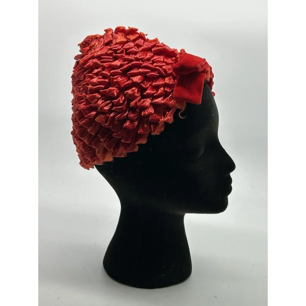 Vintage 1940s BETMAR Red Looped Velvet Bow Ladies‎ Hat Small Size